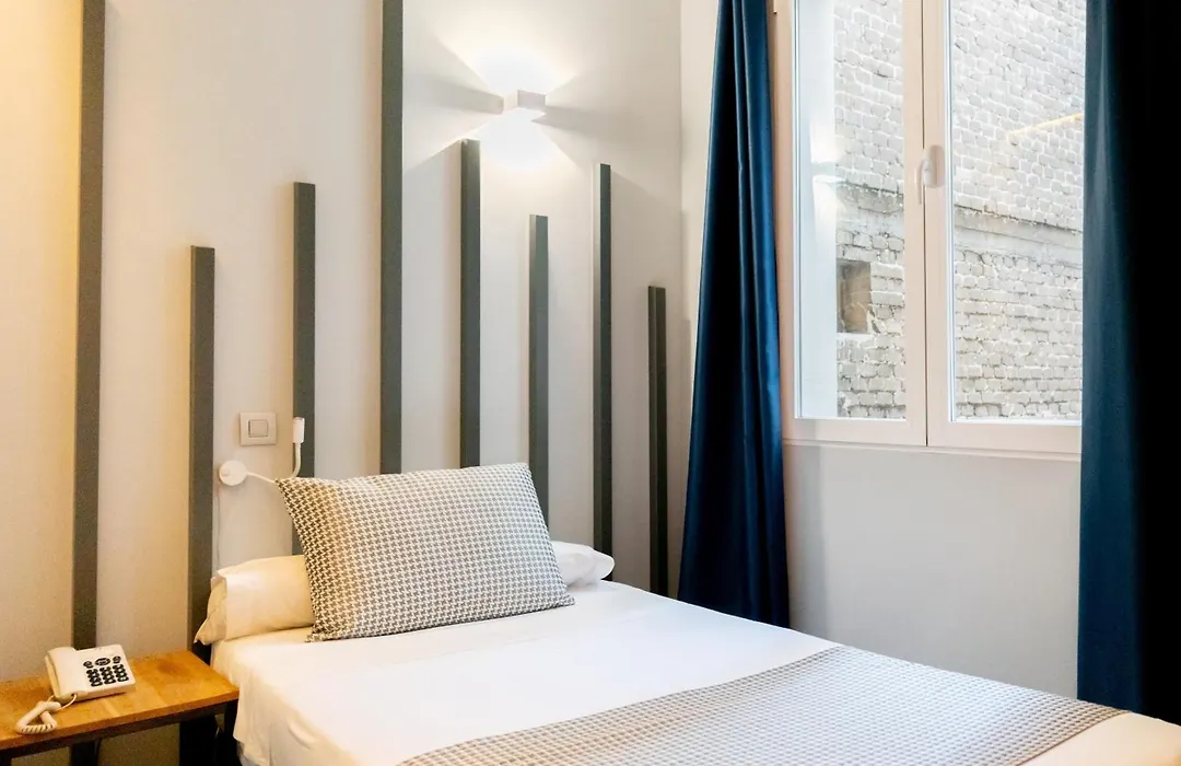 Hostal Carmen-Gran Vía-1