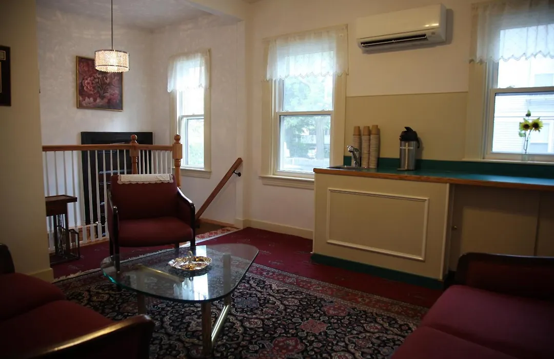A Friendly Inn At Harvard-1