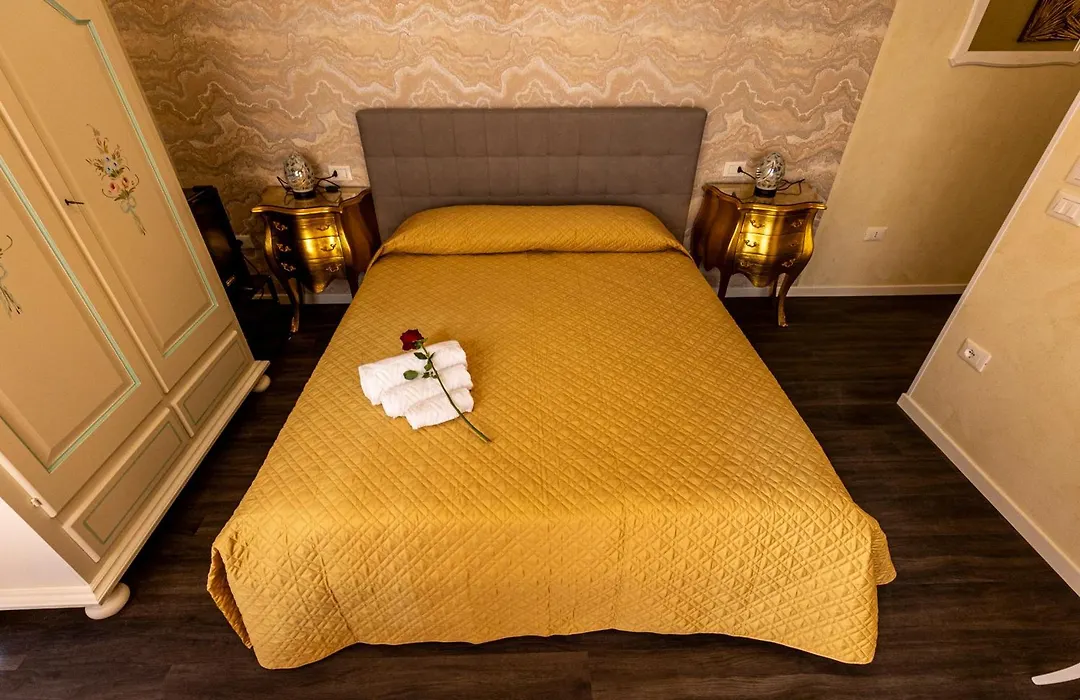 Amy Rooms-1
