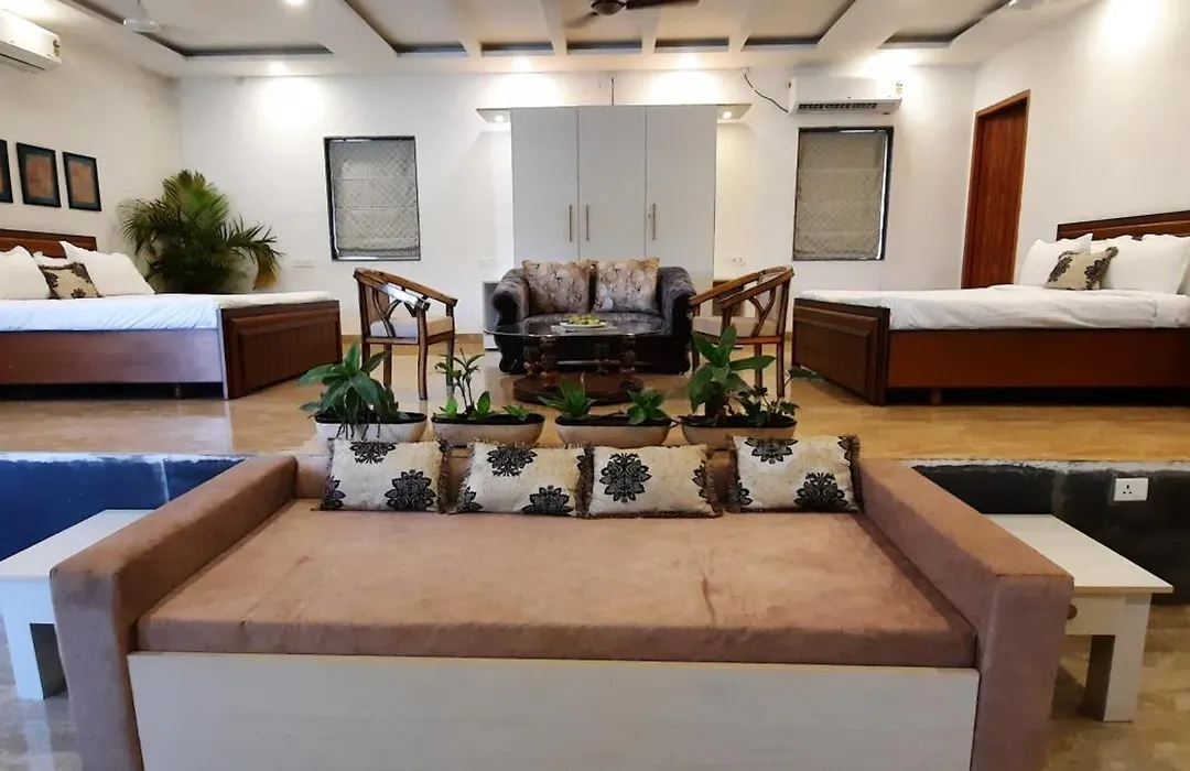Meeram Ganga, A Heritage Stay By The Ganges At Triveni Ghat-1