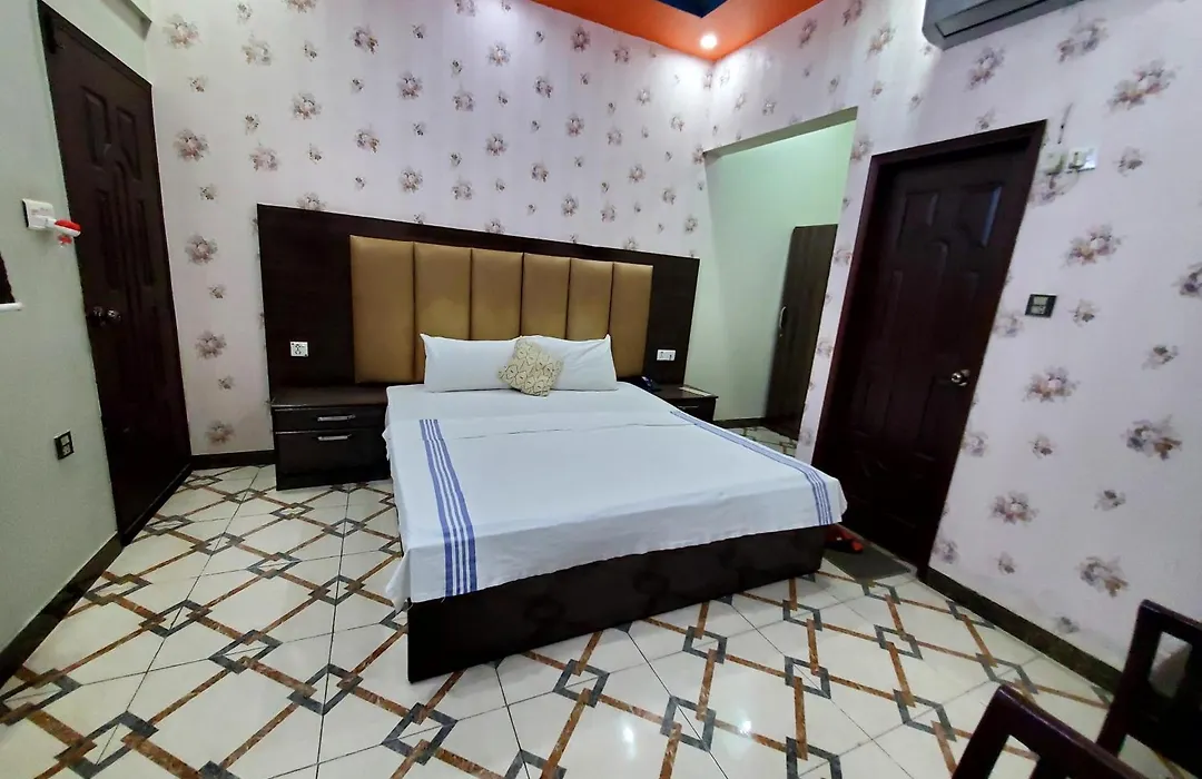Diplomat Inn Hotel-1