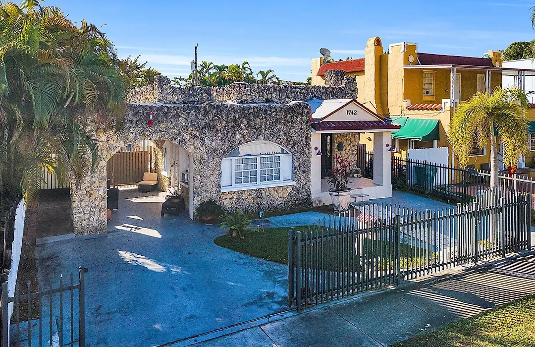Private Studio In Little Havana-1