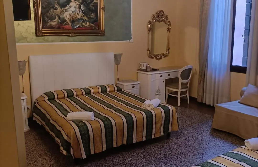 Palazzo Lion Morosini - Check In Presso Locanda Ai Santi Apostoli-1