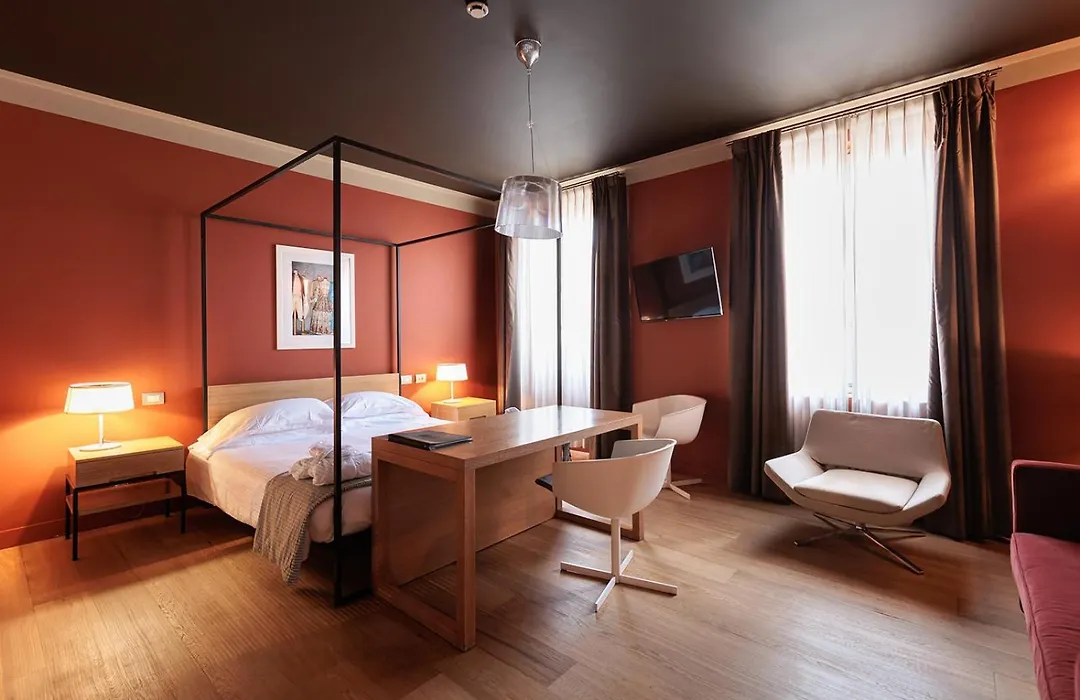 Escalus Luxury Suites Verona-1