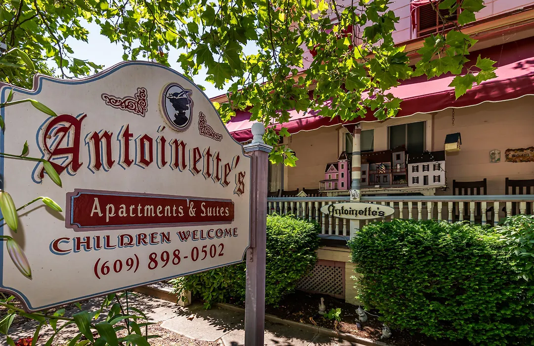 Antoinette'S Apartments & Suites-1