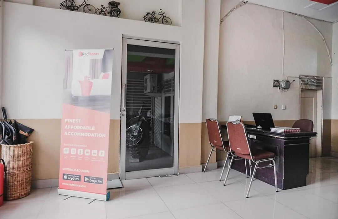 Reddoorz @ Jalan Stm Medan-1