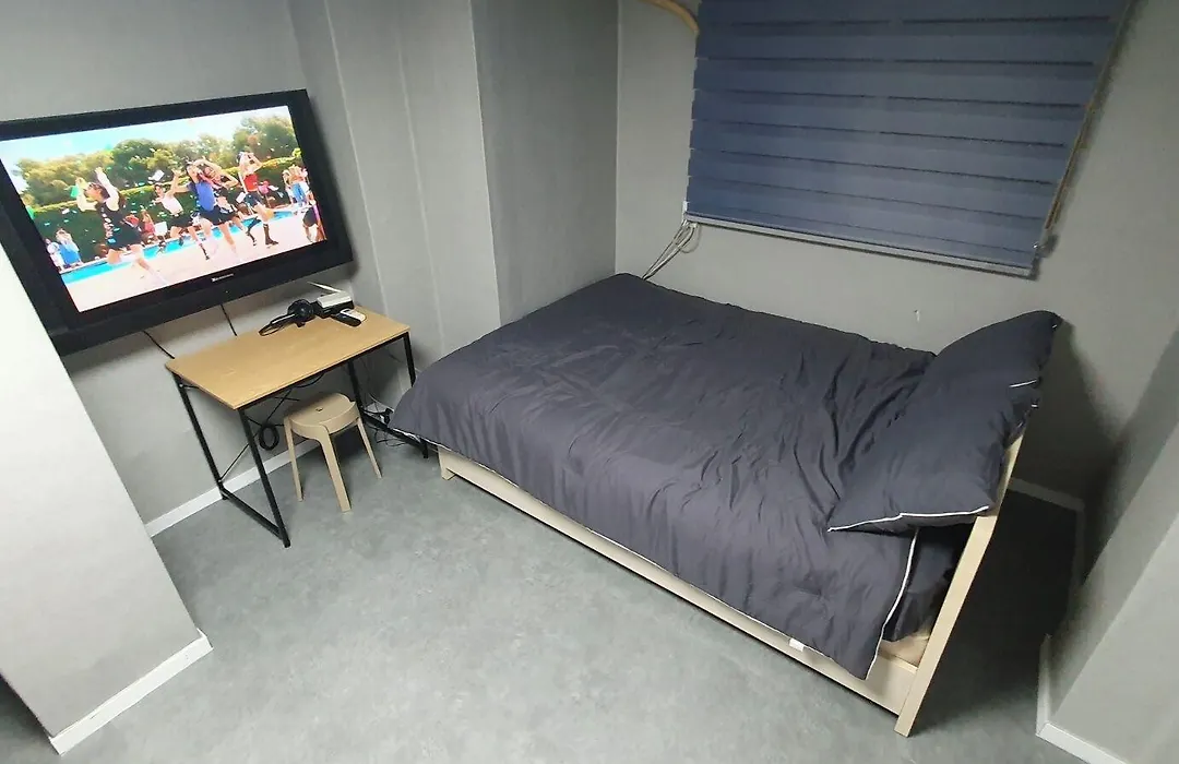 Seven Hostel-1
