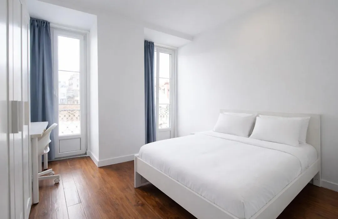 Bohemian Stay Central Lisbon Rooms-1