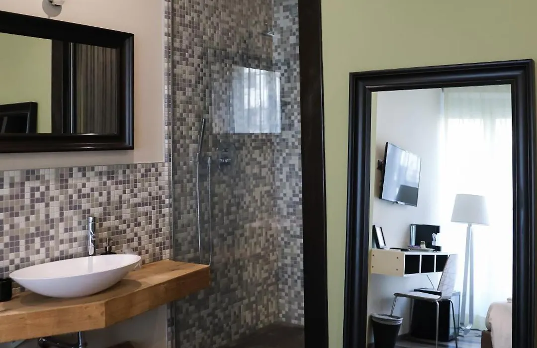Serendipity Rooms-1