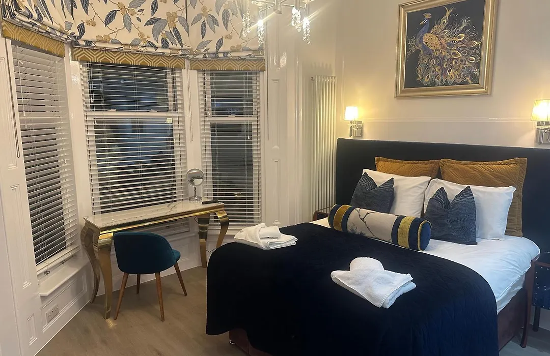 Ashbys Accommodation & Spa Hire-1