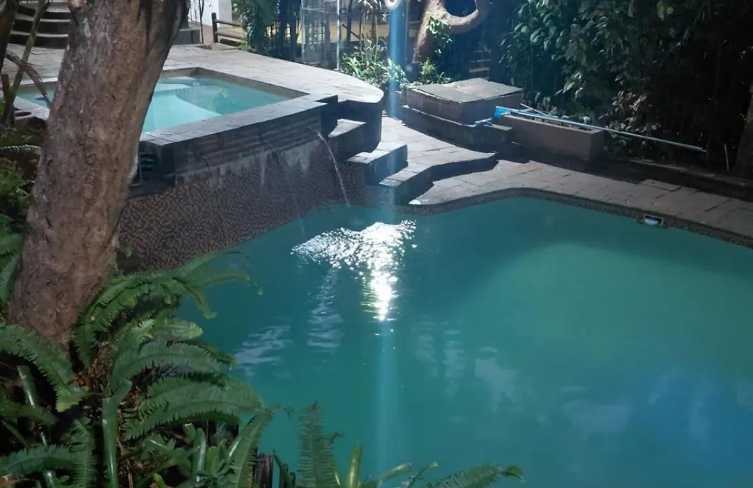 Laletsa Lodge-1