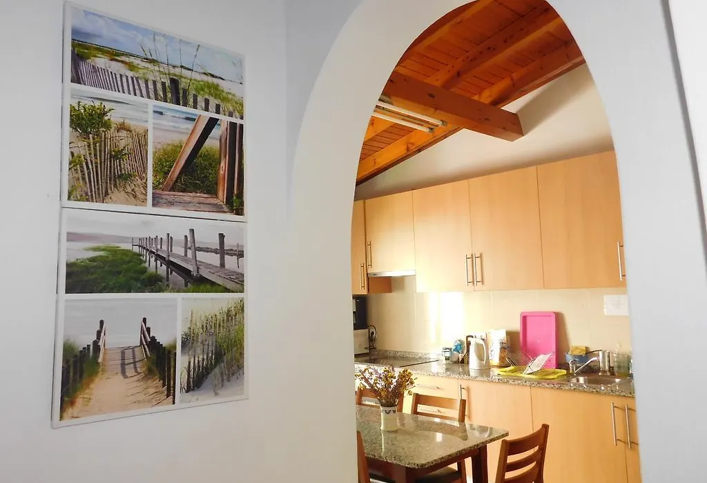 Dinas Guesthouse-1