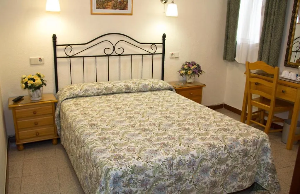 Hostal Los Alpes-1
