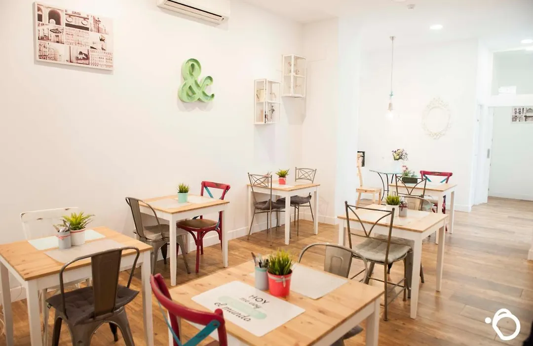 Hotel Smile & Co Hostal Boutique-1