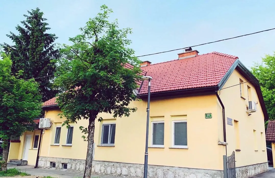 Lina Rooms Hostel-1