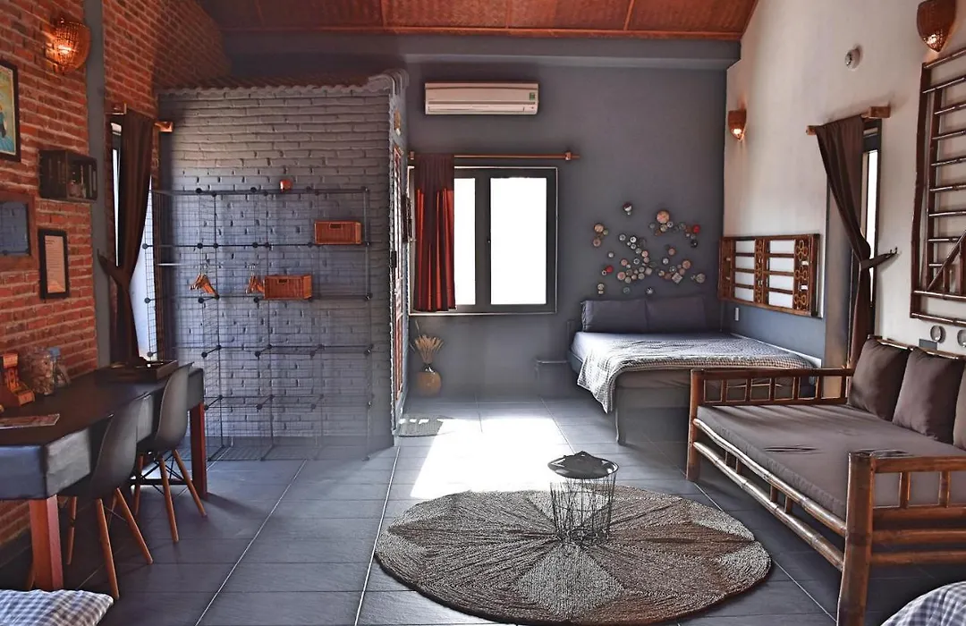 The Happy Bird B&B-1