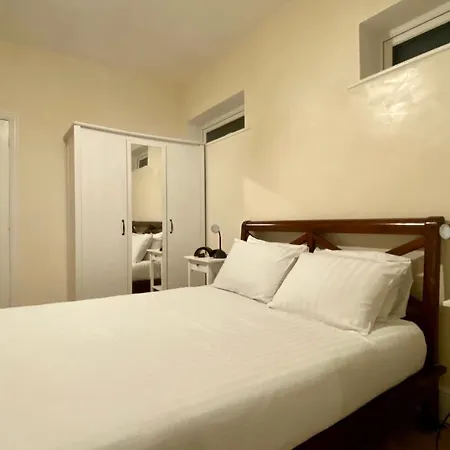 Parkstone Guest House-3