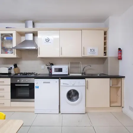 Tooting Broadway Studios & Rooms By Primecityhosts-3