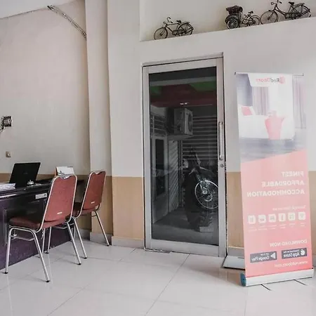 Reddoorz @ Jalan Stm Medan-2
