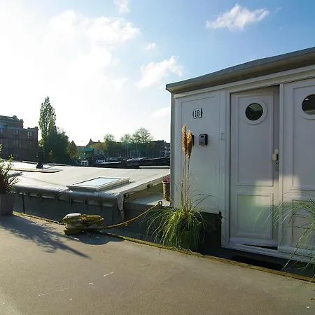Eco Houseboat-2