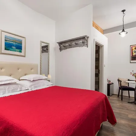 Captain'S Guest House-2