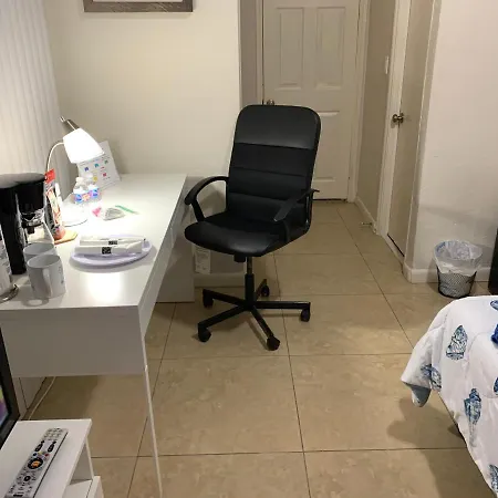 Cute, Cozy Mother-In-Law Suite In The Heart Of Miami-3