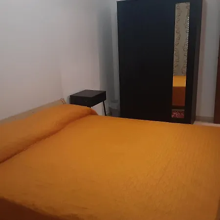 Locazione Menini - Camere zona stazione-2
