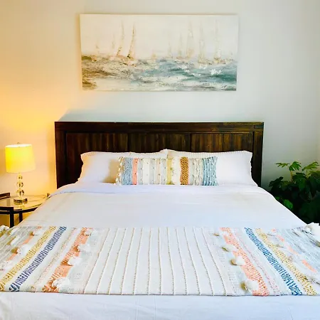 Mira Mesa Contemporary Suites: Central San Diego Location-3