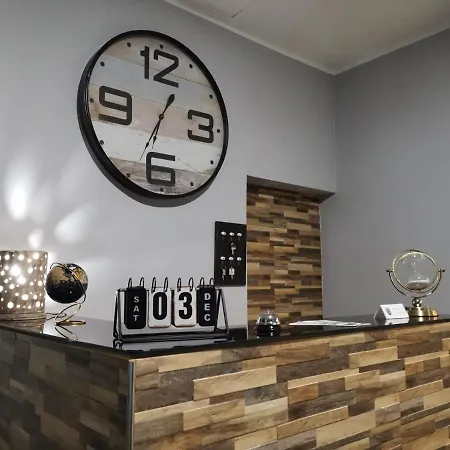 Re Carlo Rooms-3