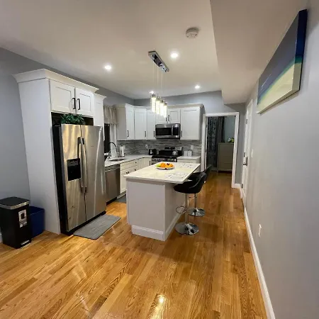 Brand New Luxury Rooms Near Downtown Boston-2