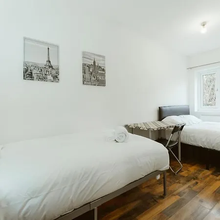 Upton Park Bedrooms 25 Min To Central London-3