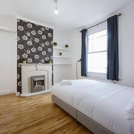 Great Rooms In Stepney Green Station - 12-2