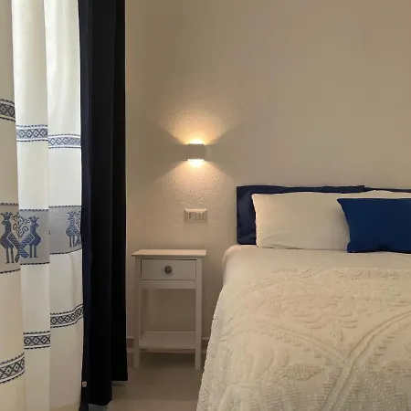 Via Giardini Rooms-3