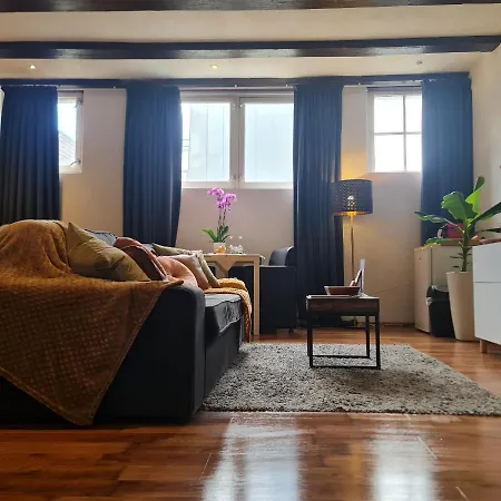 Crown Guesthouse Amsterdam-2