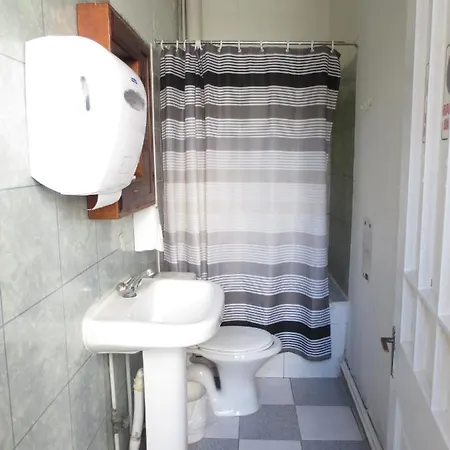 Hostal Plaza Londres 77-2