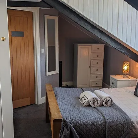 Croyland Guest House-3