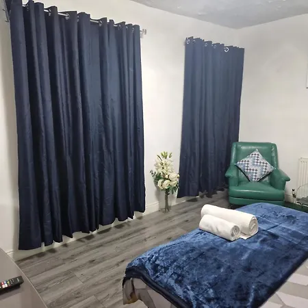 Highfields House - Free Wifi - Free Local Parking-2