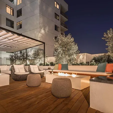 Hollywood Panoramic Views, Pool, Gym & Free Parking!-3