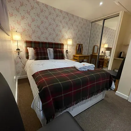 Carisbrooke Guest House-3