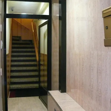Hostal Bestprice Barcelona Stadium-3