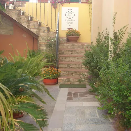 Guest House Il Giardino Segreto-2