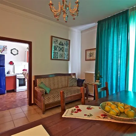Affittacamere La Casa Di Elide-3