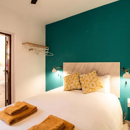 Quinta do Paraíso - Private Rooms with Ensuite Bathrooms-2