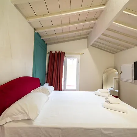 Residenza D'Epoca White Room-2