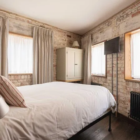 Rocksalt Rooms-3