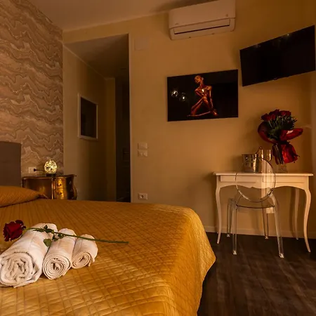 Amy Rooms-2