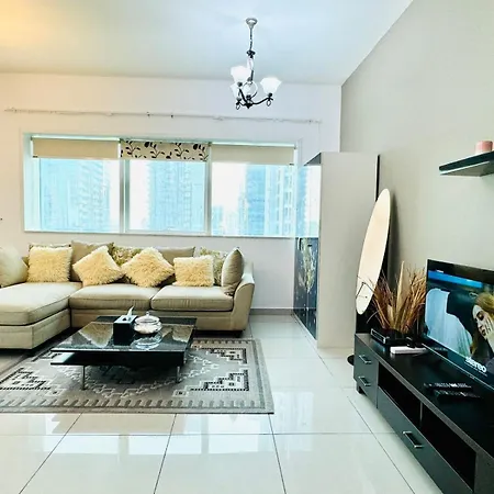 Private Rooms In 3 Bedroom Apartment Skynest Homes Marina Pinnacle-3