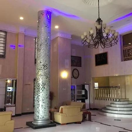 Cynergy Suites Royale - Guest Room-2