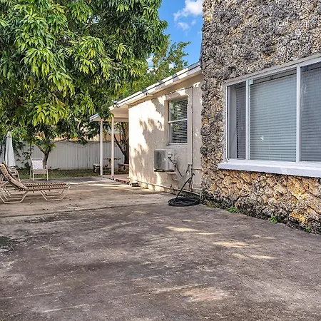 Private Studio In Little Havana-3