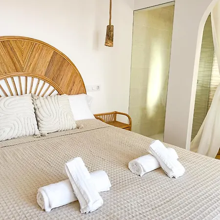 Chakra House Fuerteventura - Private Rooms In A Shared Boutique Guesthouse-2